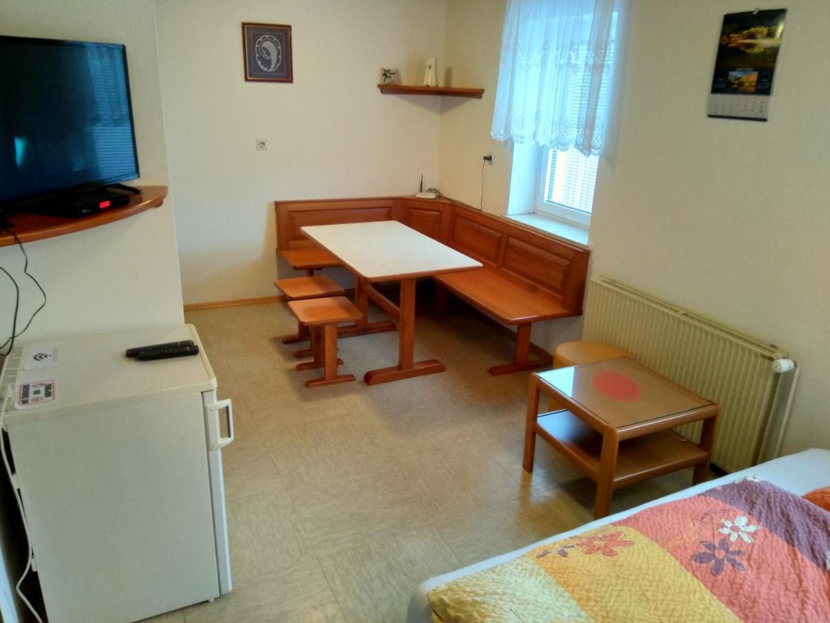 Gostilna Pension Blegos Poljane nad Škofjo Loko Eksteriør bilde